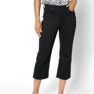 NWT NYDJ High Rise Joni Capri in Cool Embrace- Black size 10